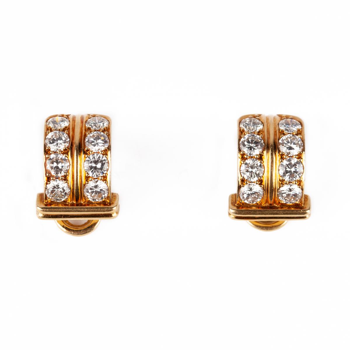 Vintage Creole Shaped Earrings in 18 Karat Gold and Diamonds, French circa 1950.