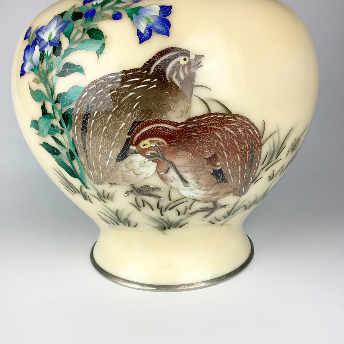 Japanese cloisonné enamel vase decorated with quails, signed Tamura III (Ota Yukio), Showa Period.