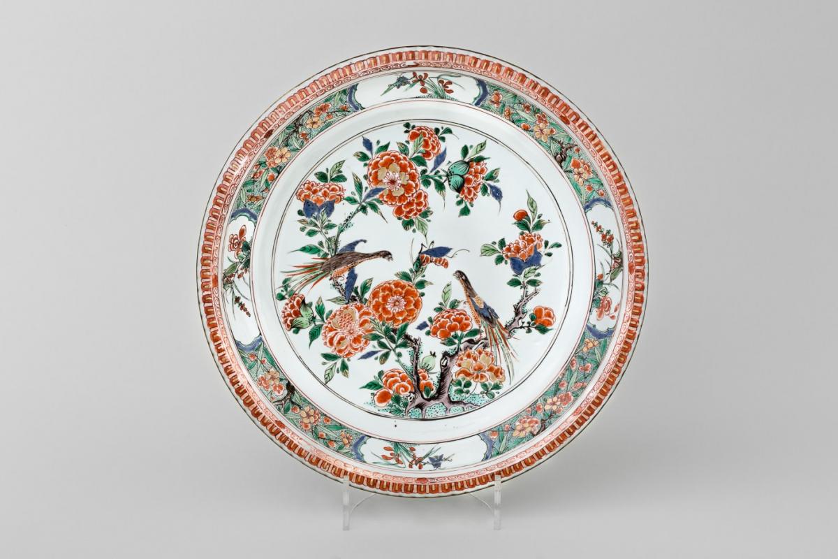 A Large Famille Verte Piecrust Dish, Kangxi (1662 1722)