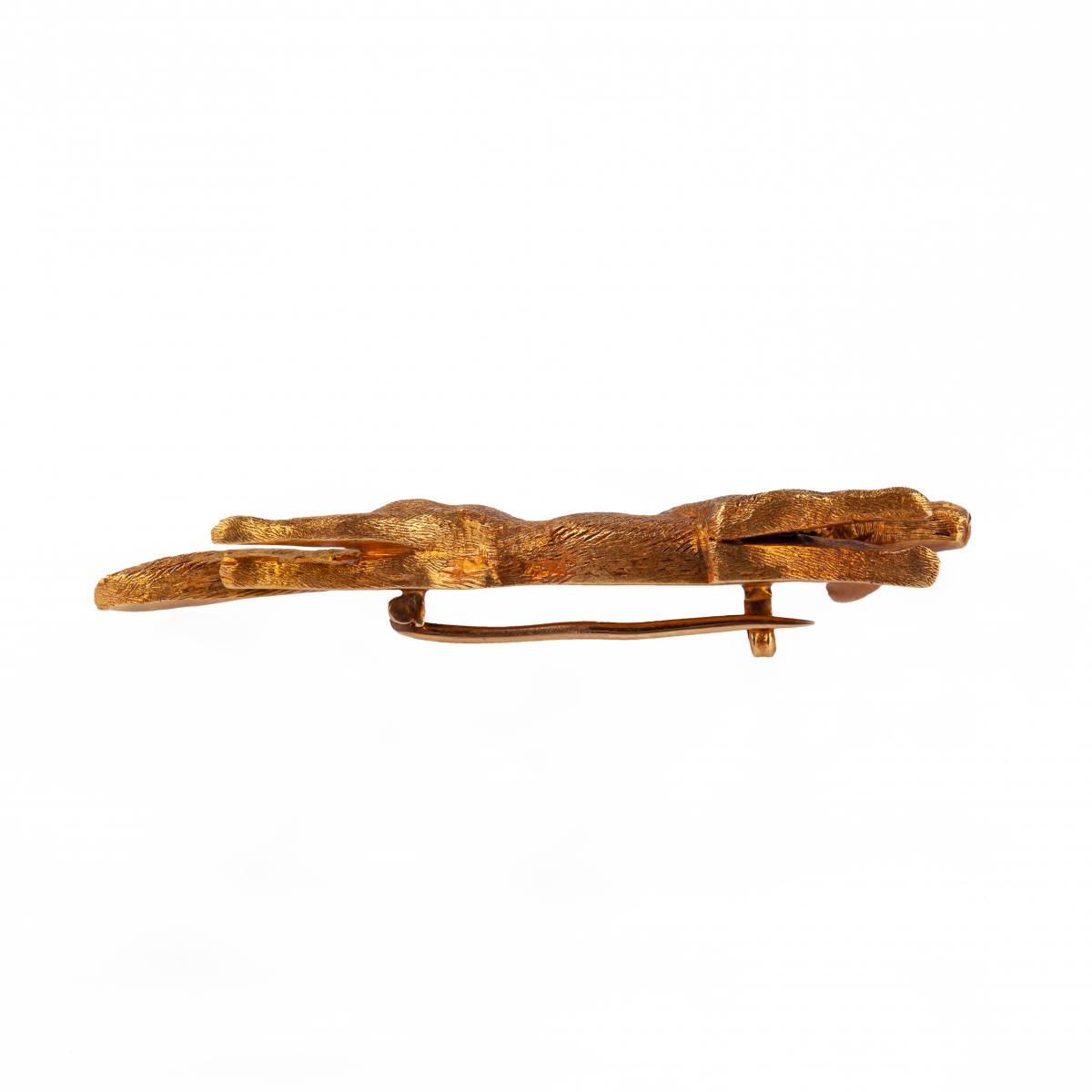 Antique Brooch of a Running Fox in 15 Carat Gold | BADA