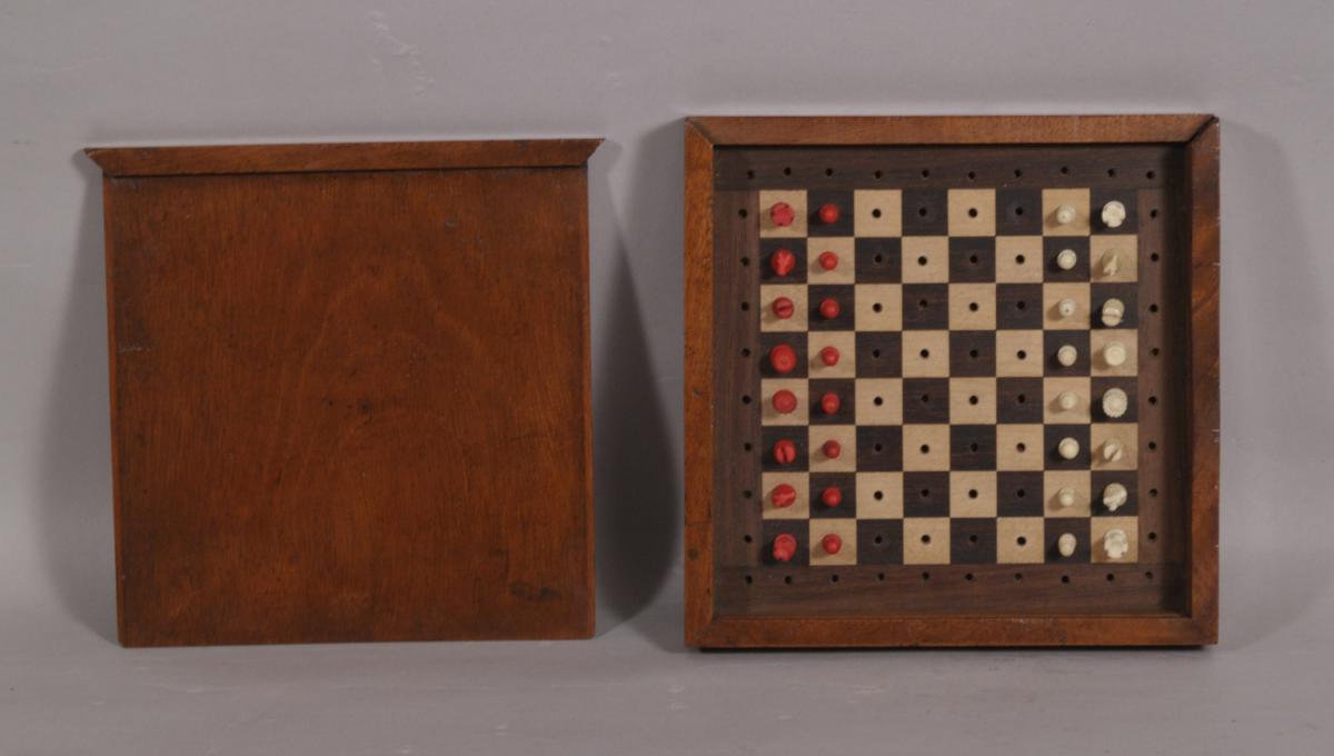 S/4283 Antique Late Victorian Mahogany Cased Travelling Chess Set