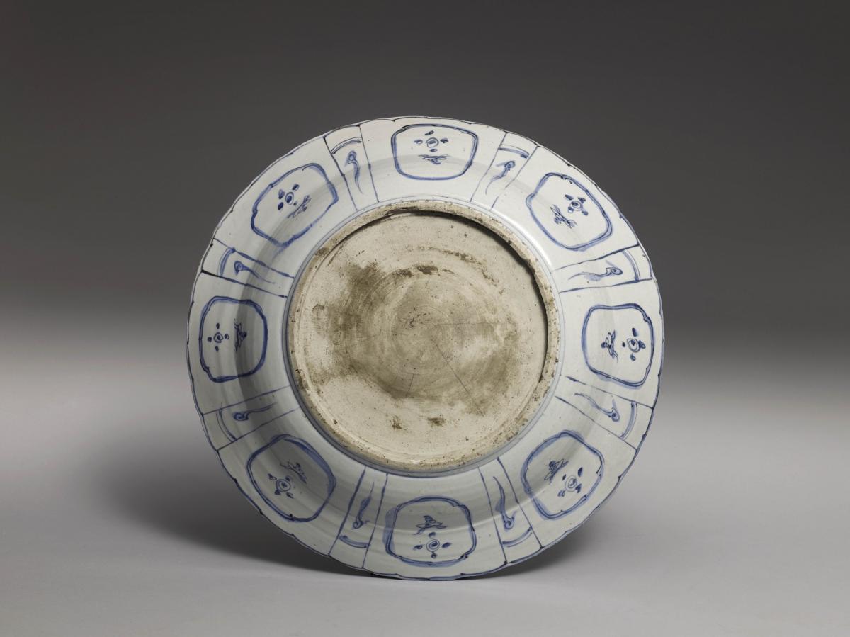 A Large Japanese Blue and White 'Kraak' Style Porcelain Charger, Arita, Edo Period