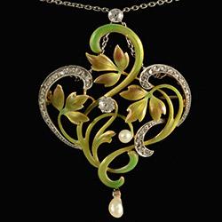 Art Nouveau pendant/brooch 18ct yellow gold with green enamel diamonds and pearls, circa 1900