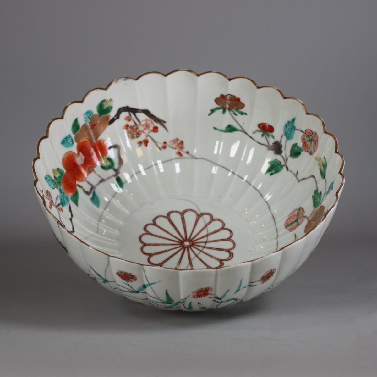 Interior and well of Japanese Kakiemon bowl