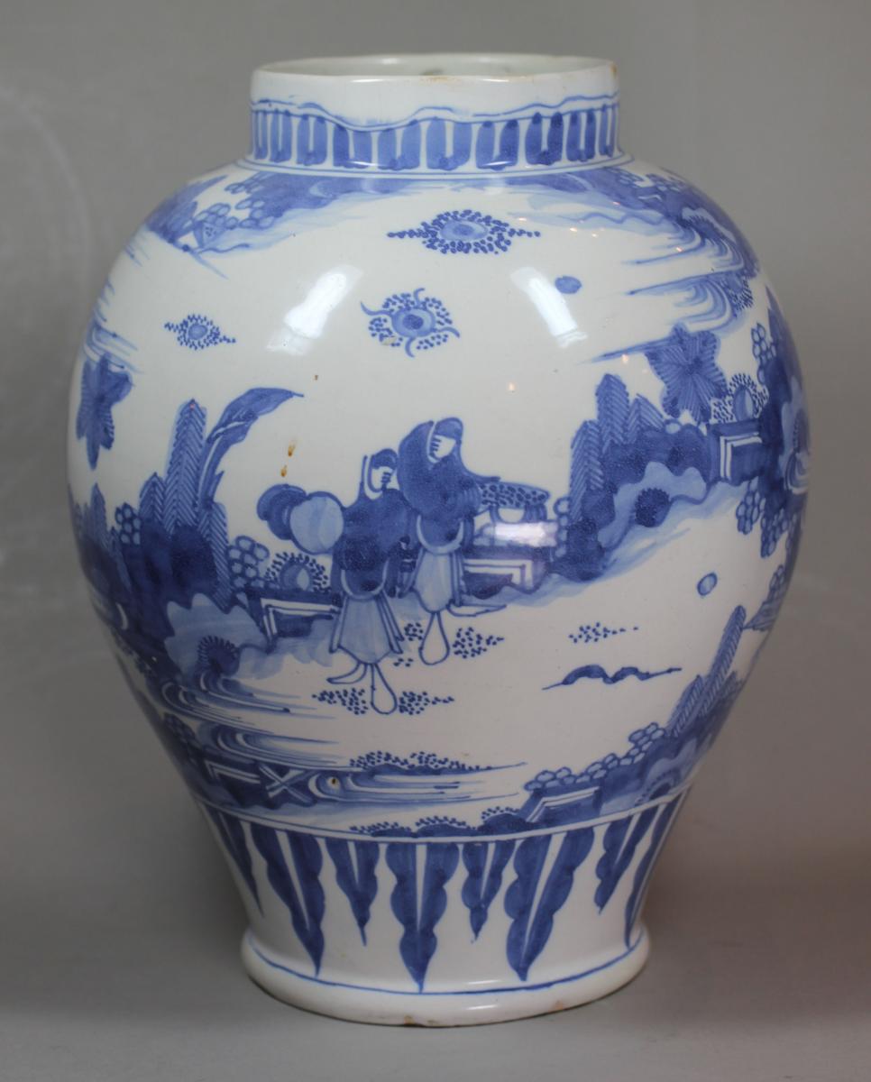 Frankfurt blue and white vase, 18th century