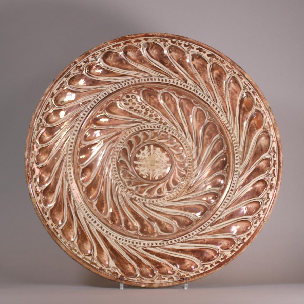 Spanish Hispano-Moresque lustre pottery charger, 16th century