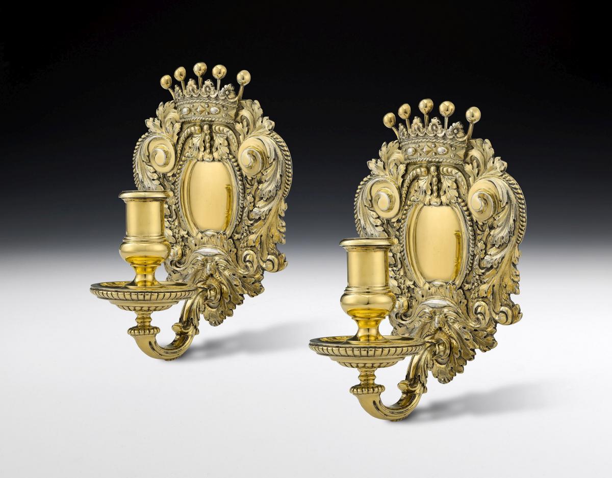 An important pair of George II Style Heraldic Wall Sconces made in London in 1929 by Richard Comyns