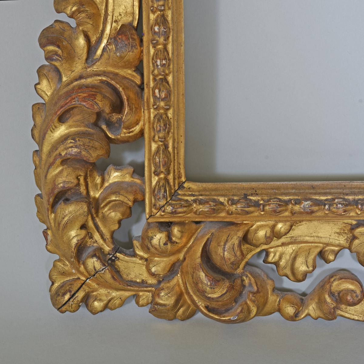 Late 18th century carved and gilded Italian mirror