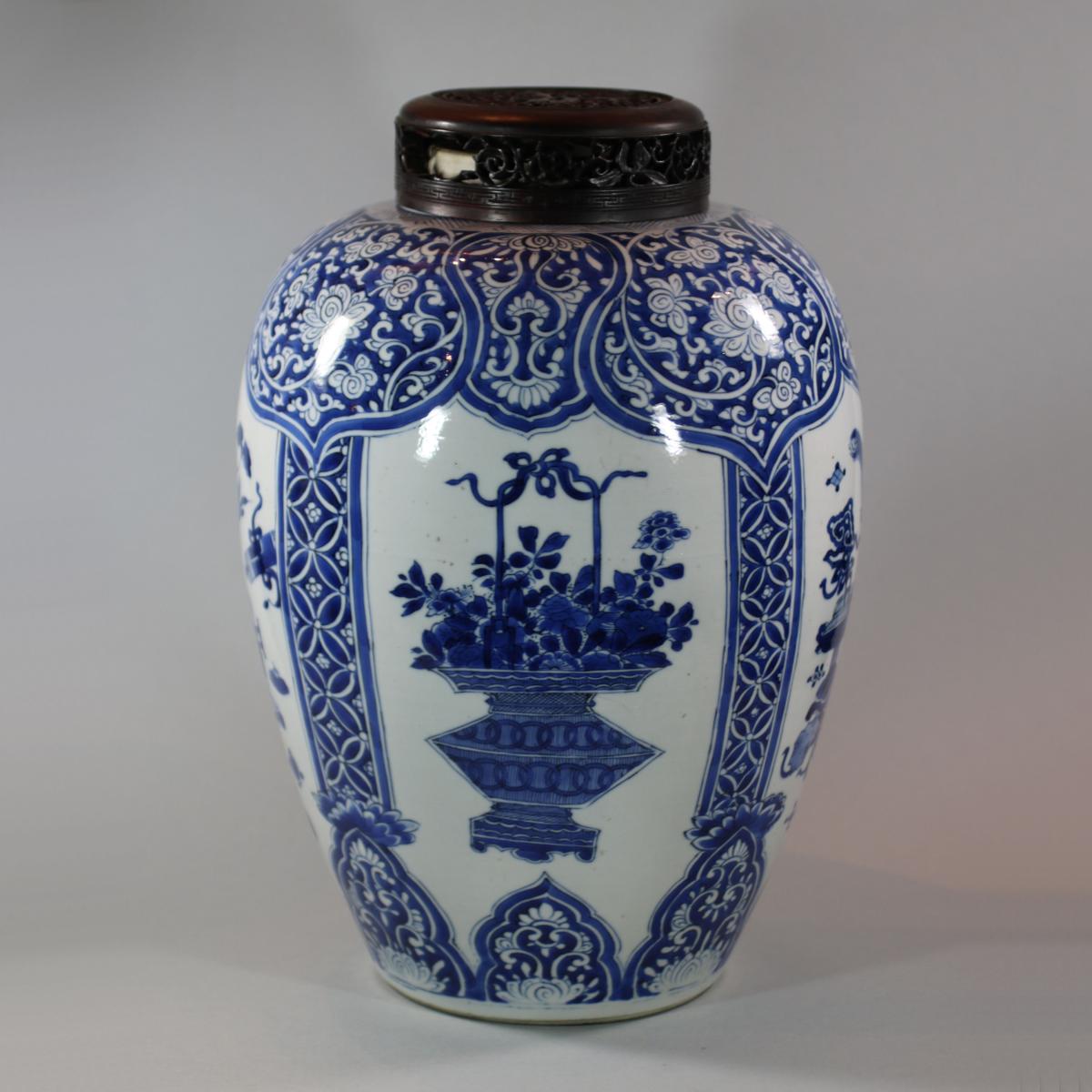 Chinese blue and white ovoid jar, Kangxi (1662 - 1722)
