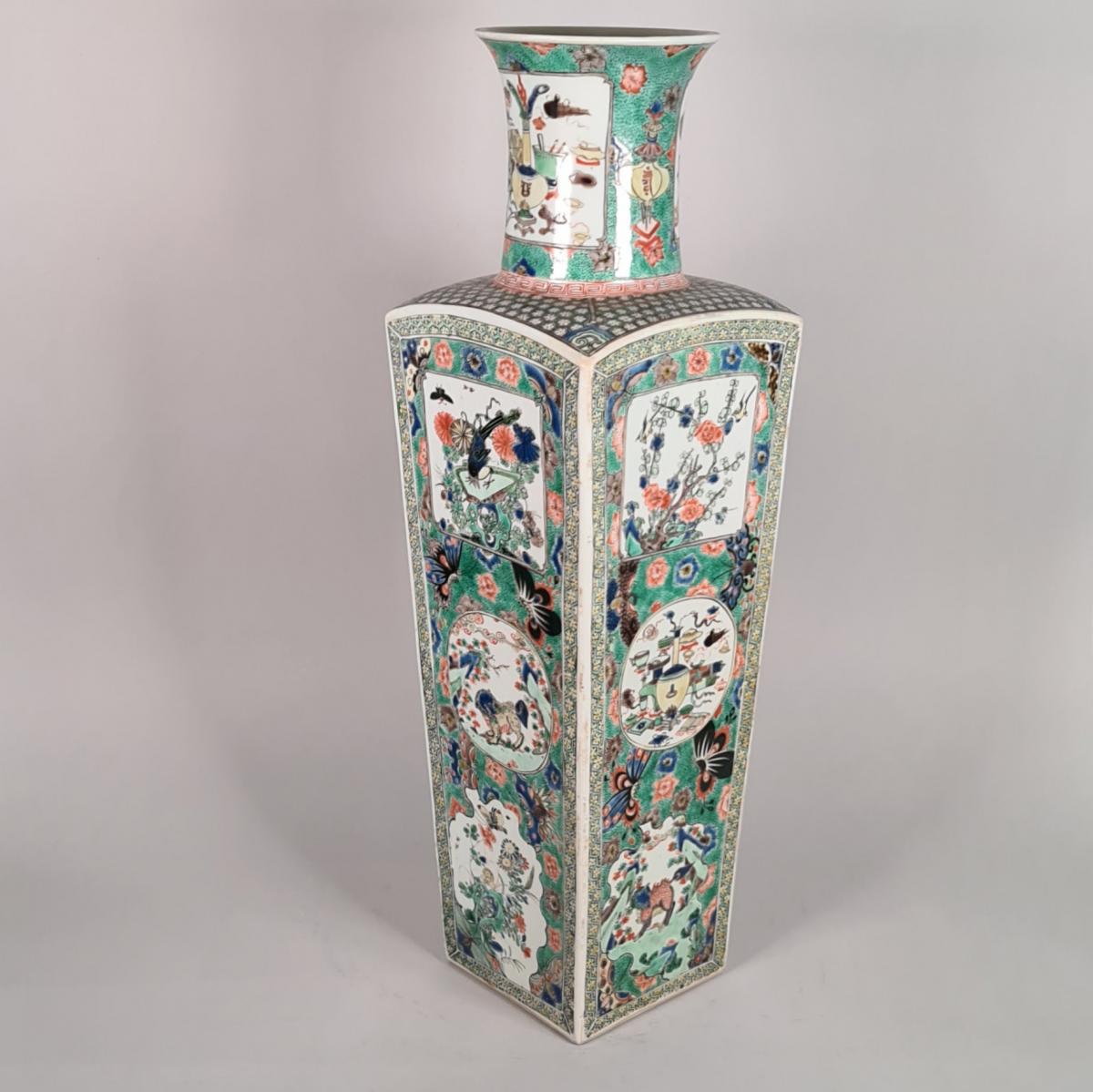 Chinese famille verte square-section tapering vase Kangxi (1662-1722)