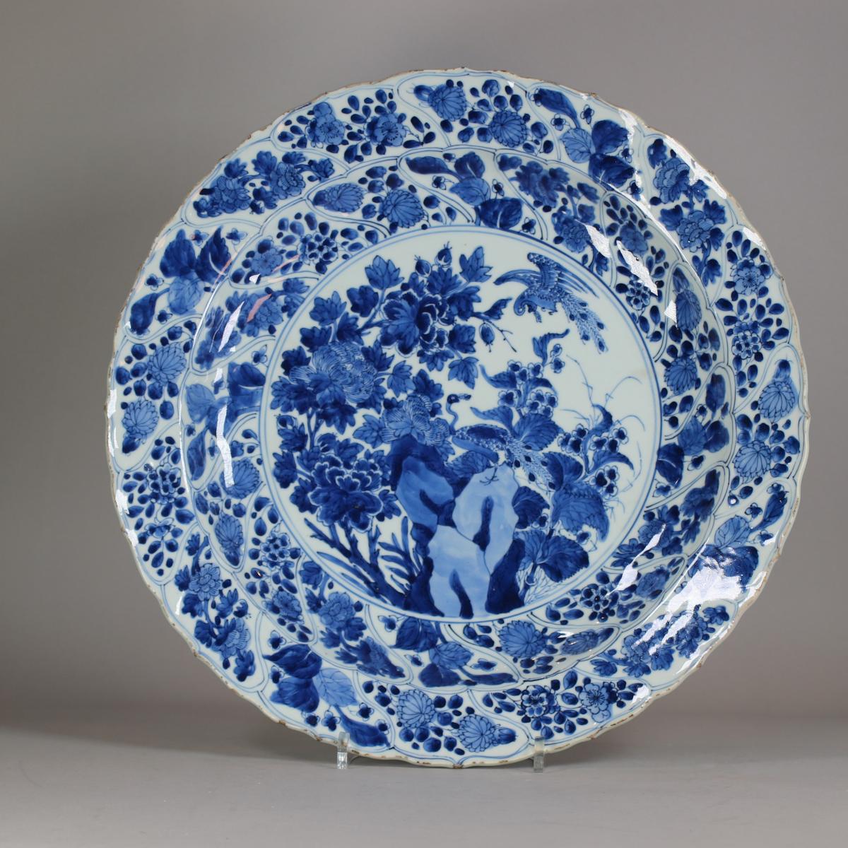 Chinese blue and white charger, Kangxi (1662-1722)