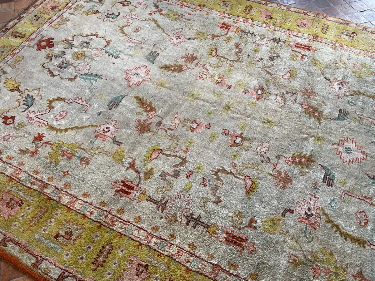 Antique Ushak carpet