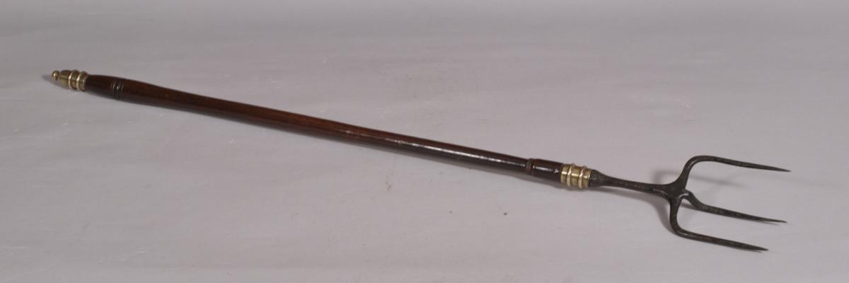 S/4447 Antique Treen 18th Century Game Fork