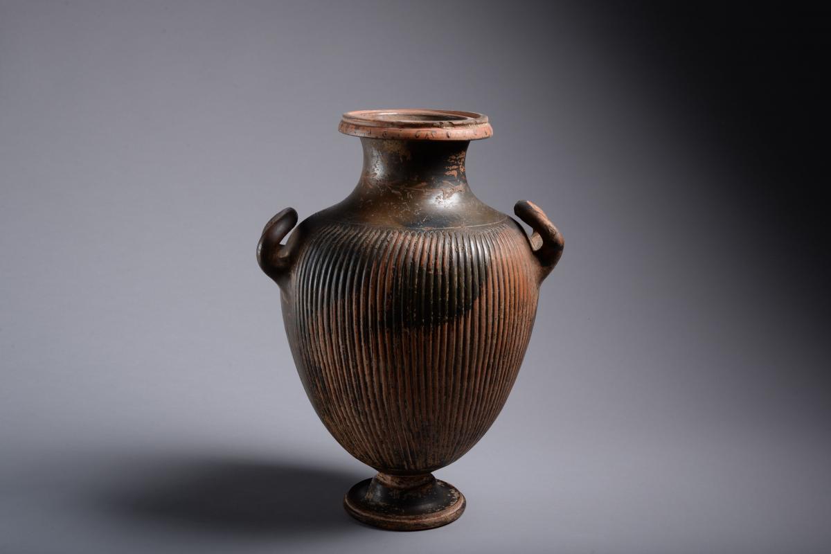 Black glazed hydria, circa late 4th-early 3rd century BC