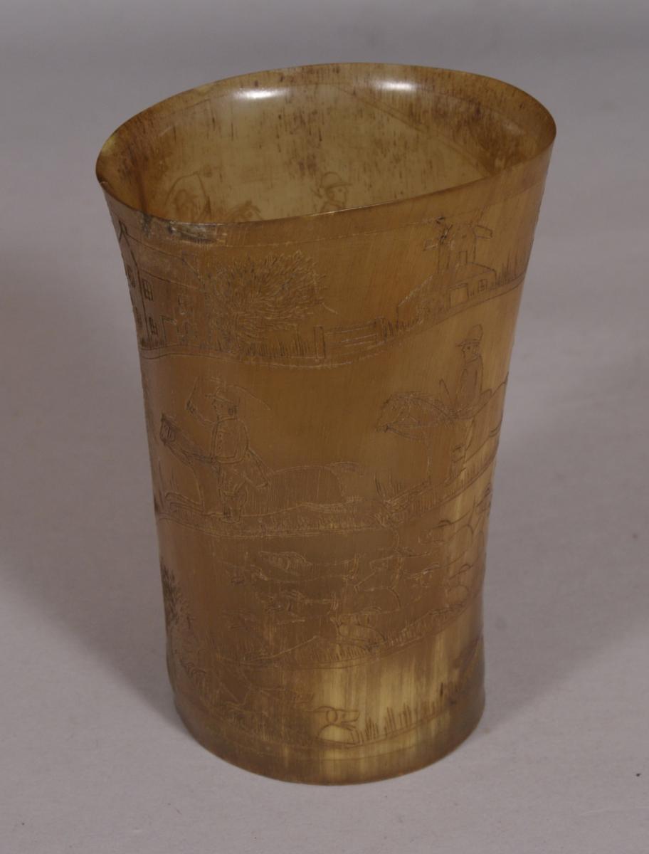 S/4500 Antique Early 19th Century Blond Horn Beaker Engraved with a Foxhunting Scene