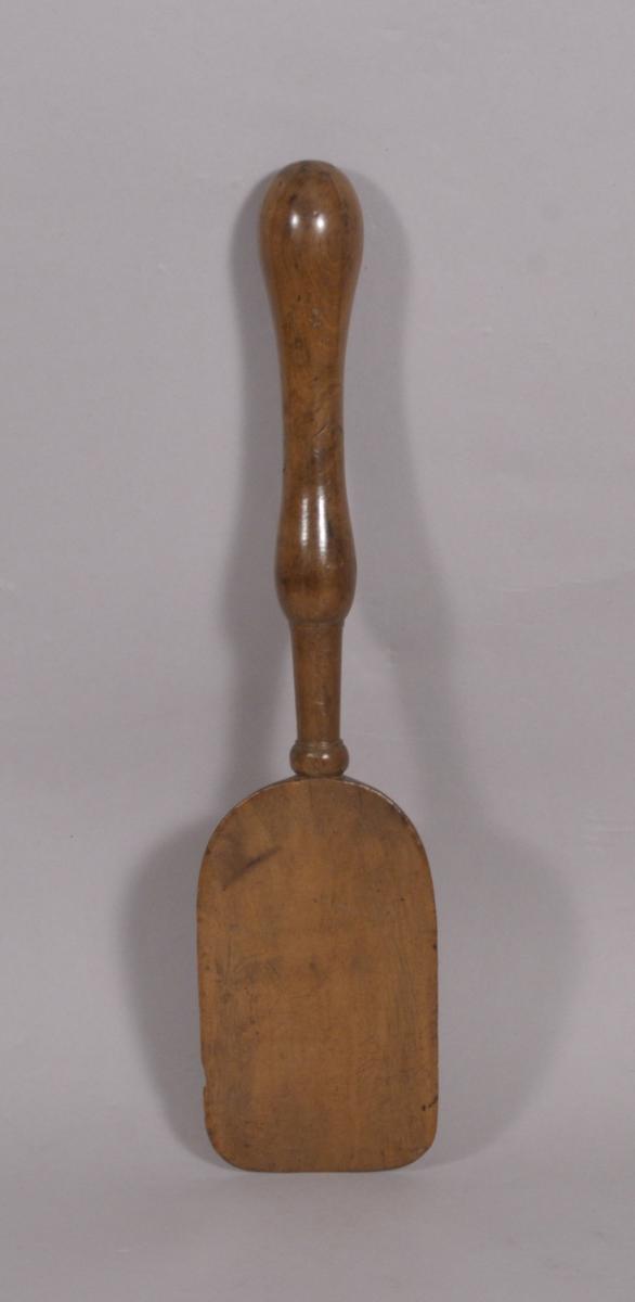 S/4520 Antique Treen Early 19th Century Pear Wood Butter Spade