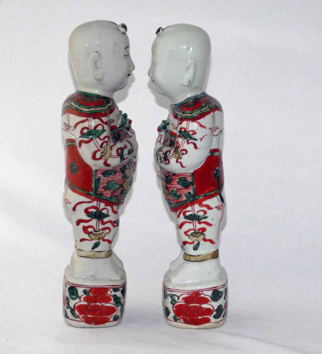 Chinese 17th Century Wucai pair of Figures 