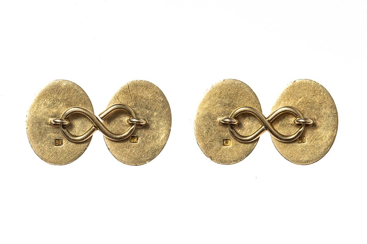 Engraved Antique Cufflinks in 18 Carat Gold, circa 1875
