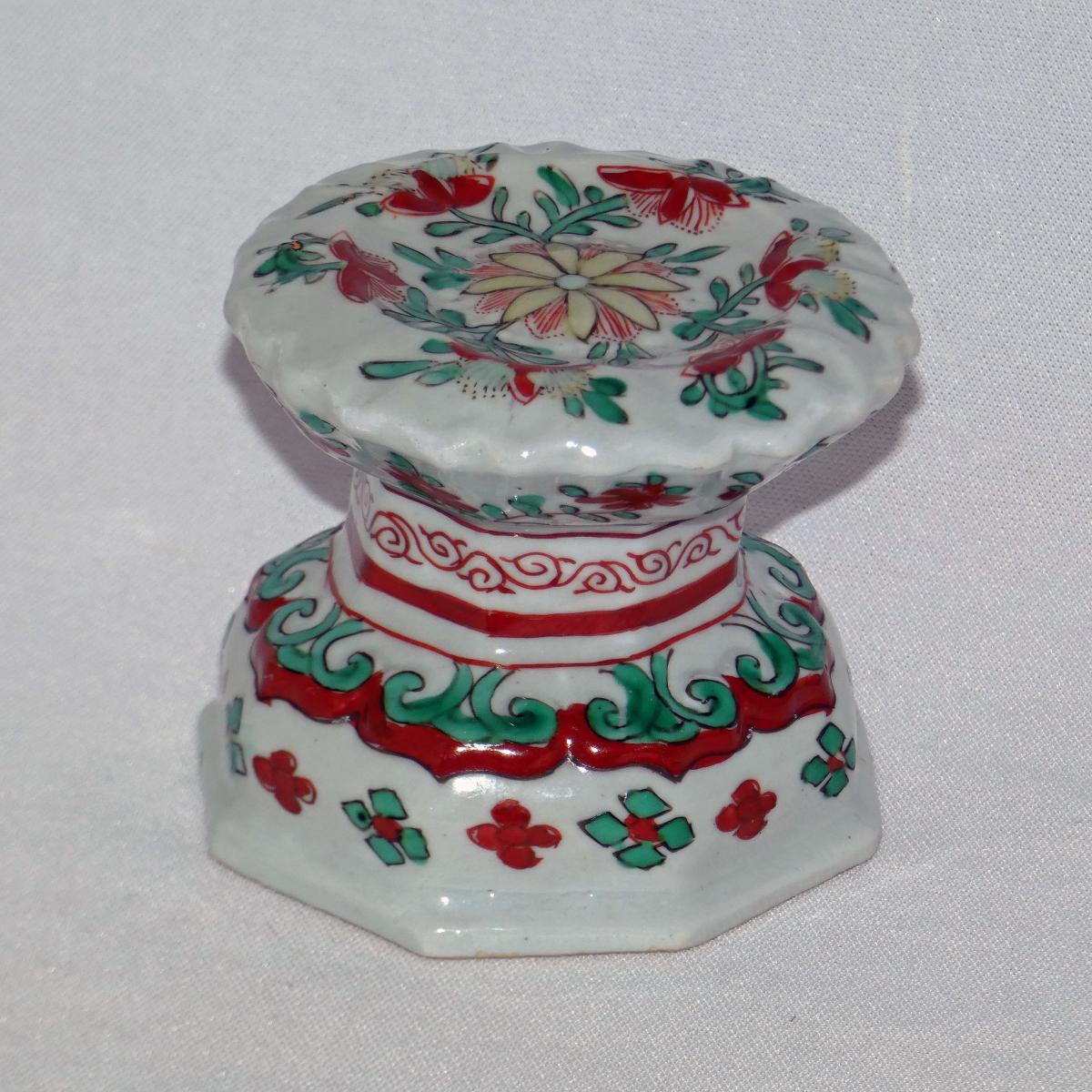 Chinese 17th Century Wucai porcelain pedestal Salt