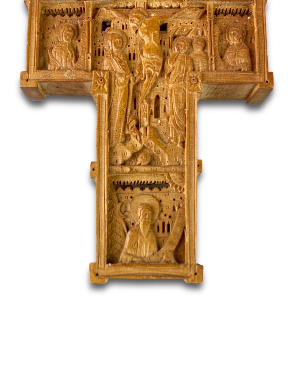 Cloverleaf Celtic Cross-Wood Carved Budded Cross, Apostles Cross, Cathedral  Cross - Signs of Spirit