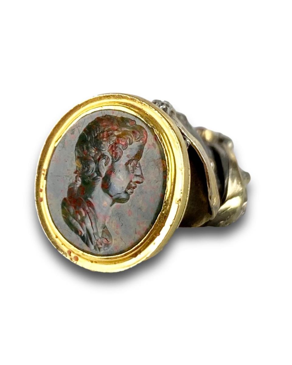Agate and gold seal set with a Moorish Prince. French, late 17th and 18th centuries