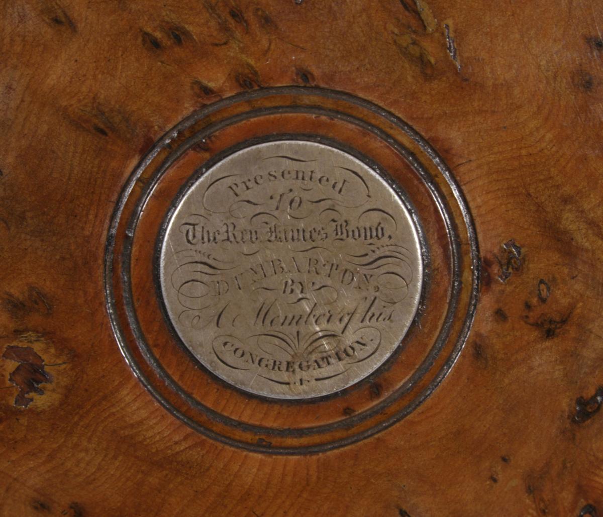 S/4570 Antique Treen 19th Century Burr Yew Snuff Box