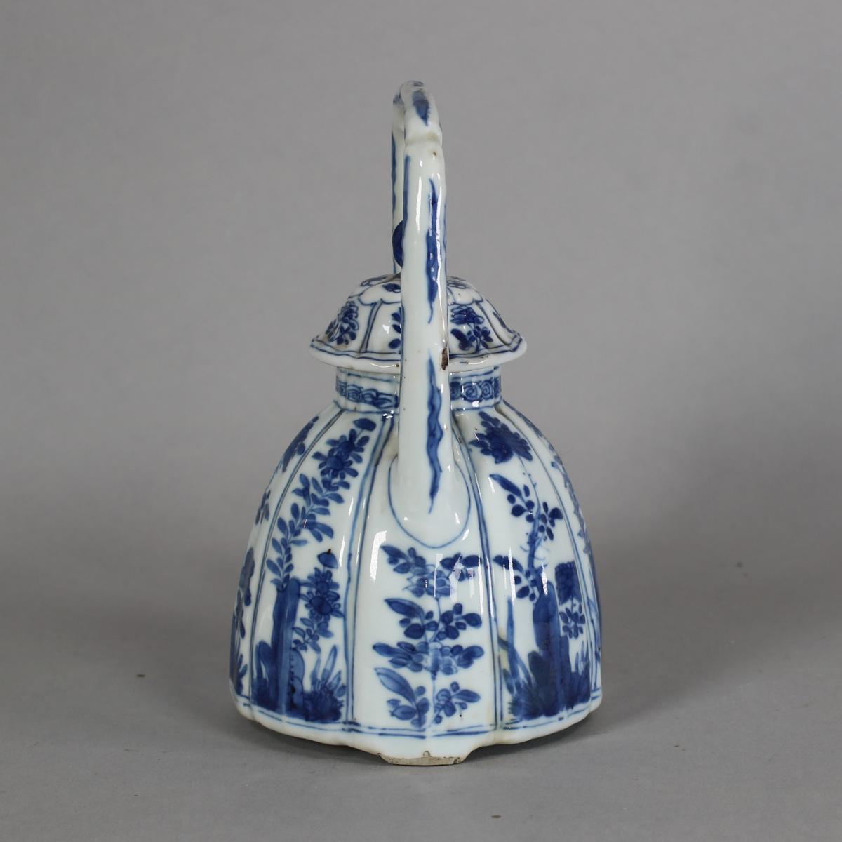 Chinese blue and white moulded teapot and cover, Kangxi (1662-1722), side view