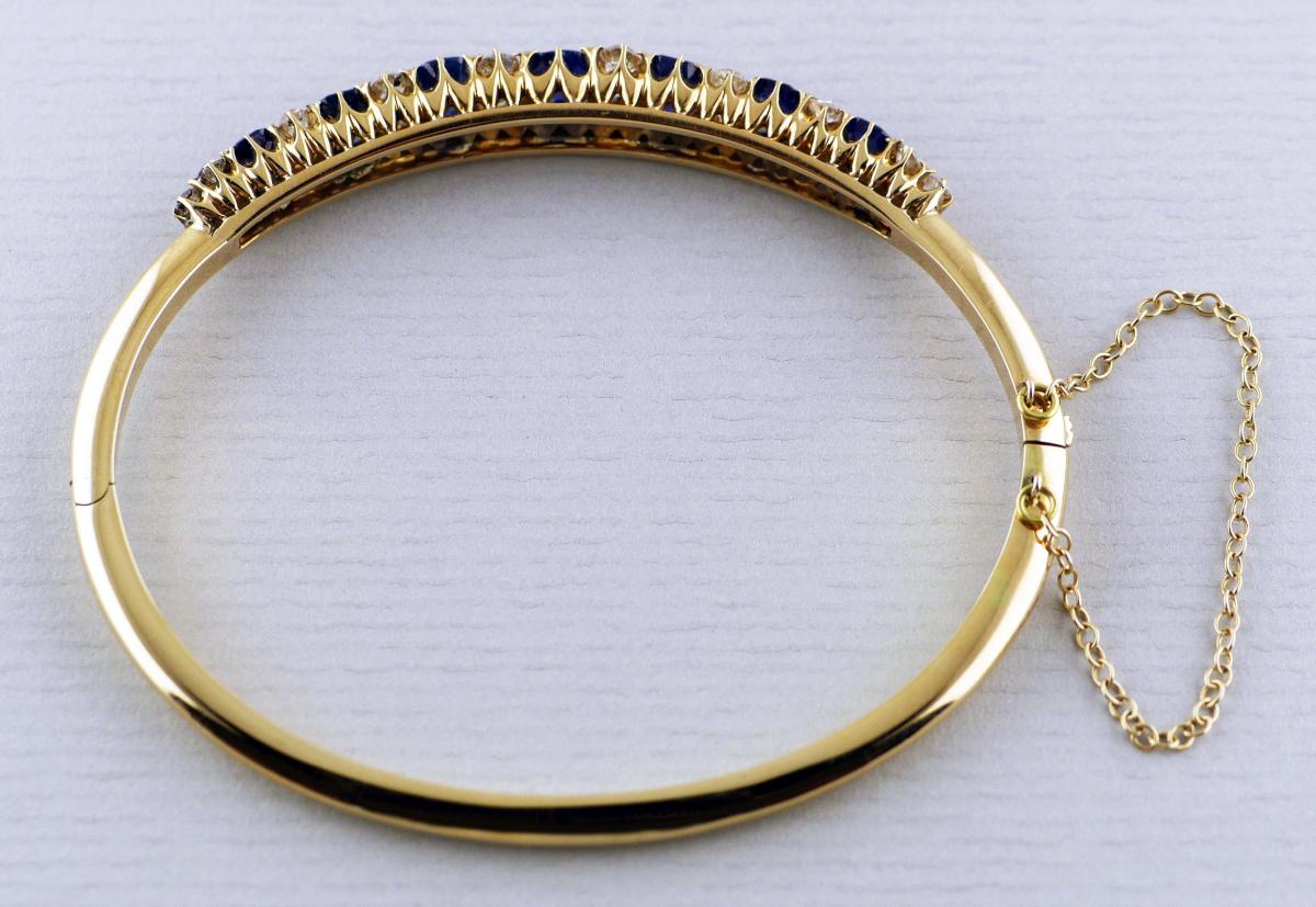 Yellow Gold Victorian Natural Untreated Sapphire Diamond Bangle, circa 1860