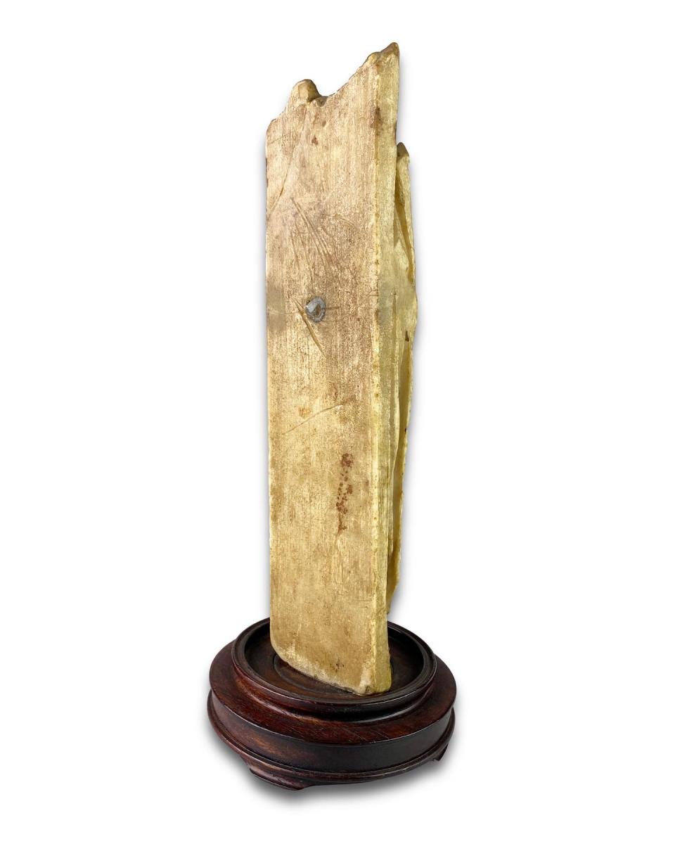 Nottingham alabaster of a male Saint. English, early 15th century