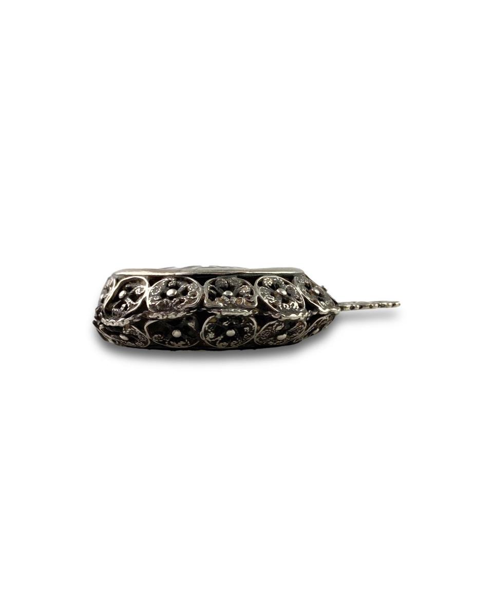Double sided silver filigree and enamel pendant. Spanish, mid 17th century
