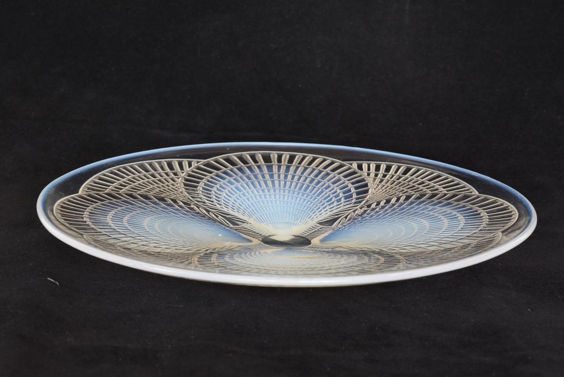Rene Lalique Coquilles No 2 opalescent glass plate