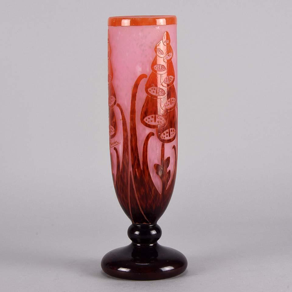 French Art Deco Schneider Glass 'Digitale' Vase Signed Le Verre Francais