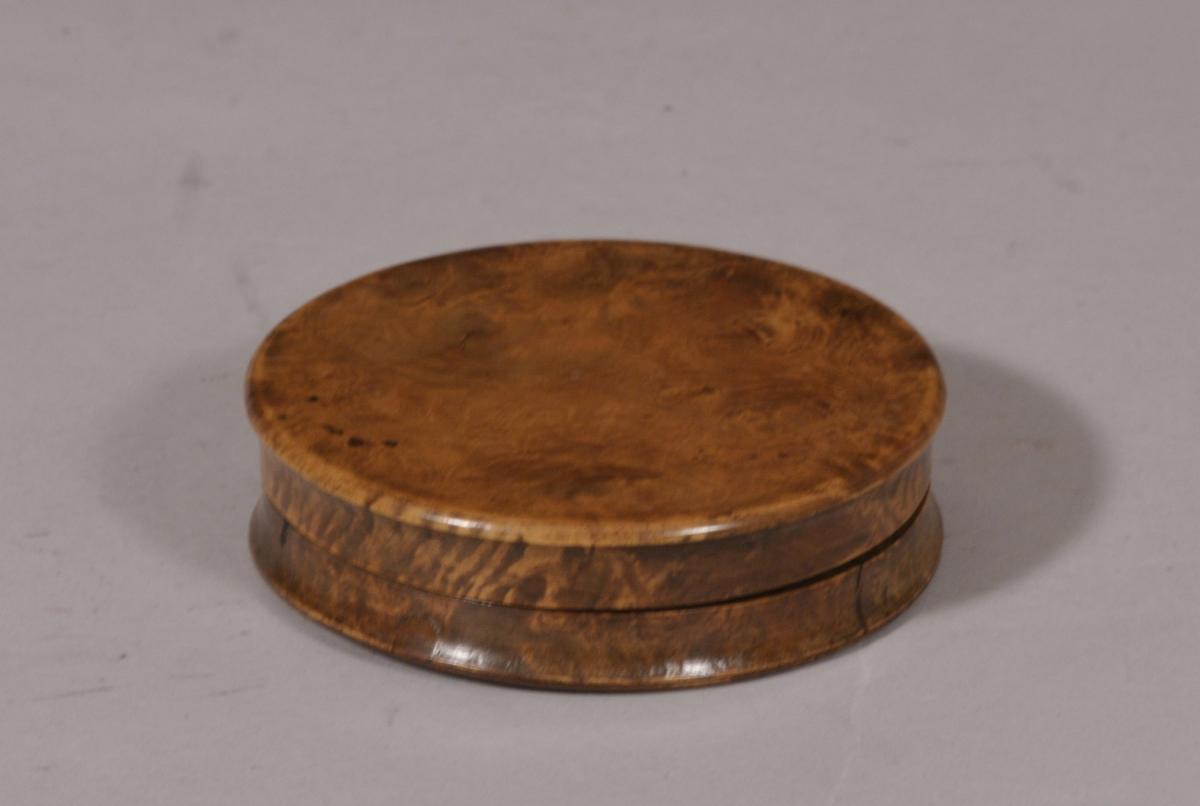 S/4623 Antique Treen 19th Century Circular Burr Walnut Snuff Box