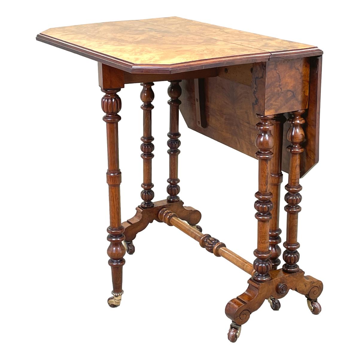 19th Century Victorian Walnut Sutherland Table