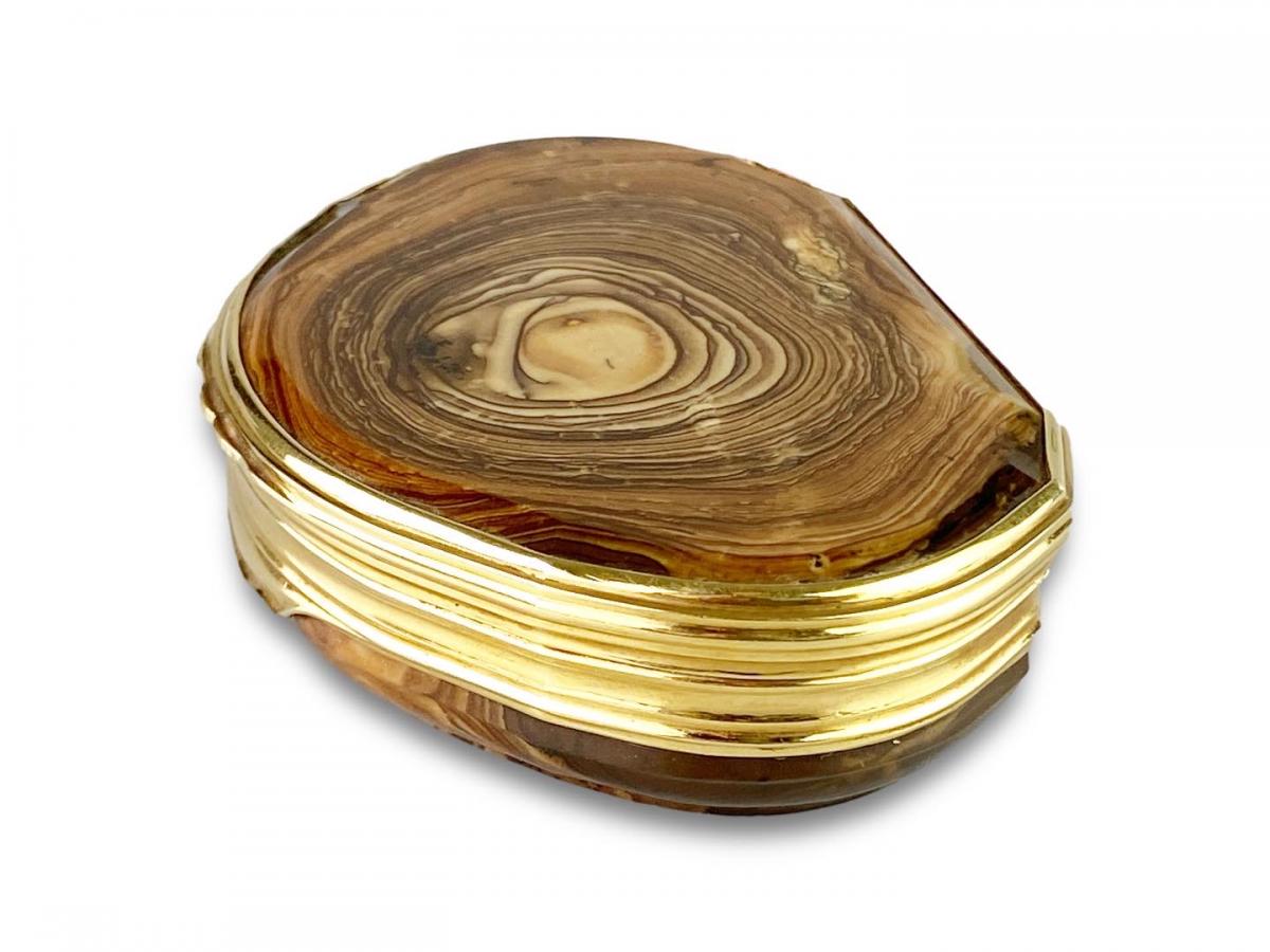 Gold mounted petrified wood agate snuff box. English, mid 18th century