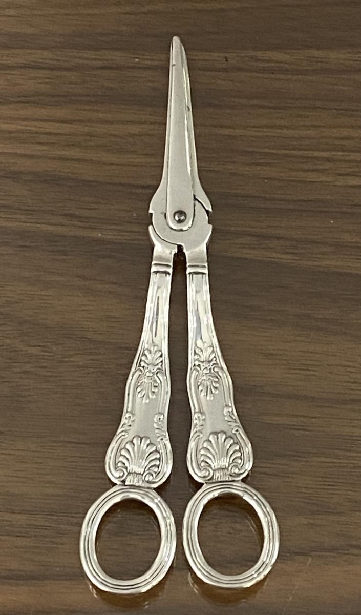 Victorian silver kings pattern grape scissors shears Rawlings and Summers 1838 