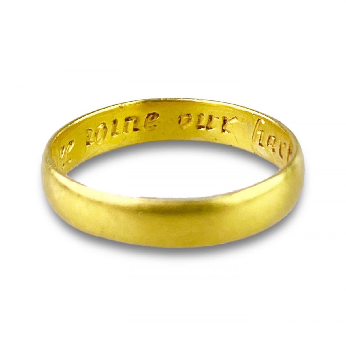 Gold posy ring ‘Wee Joine our harts in god’. English, 17th - 18th century