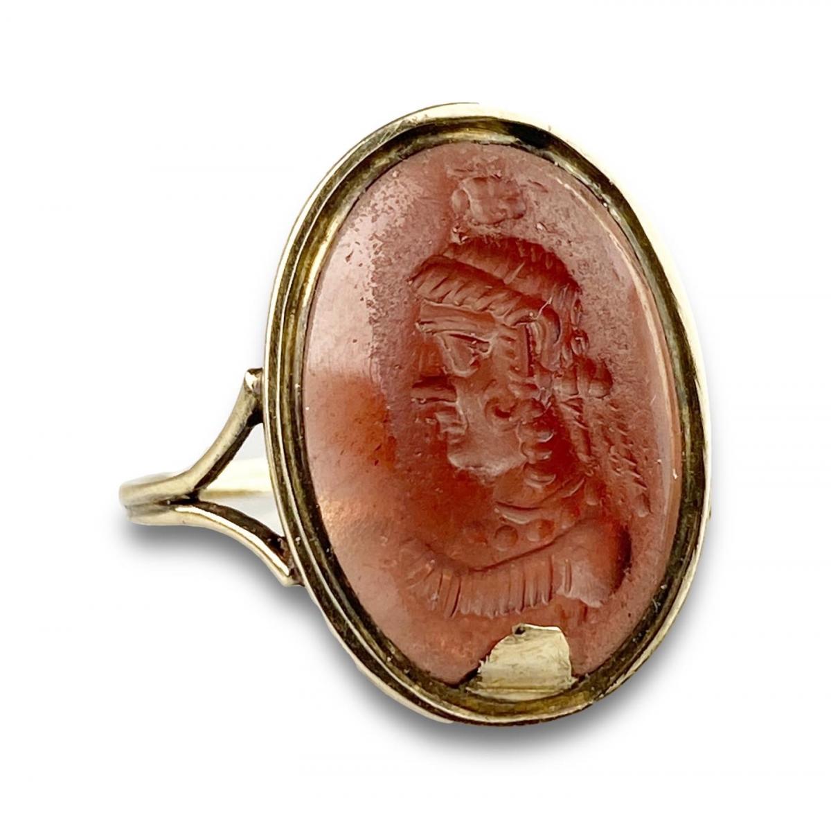 Ring with a Ptolemaic, Hellenistic intaglio of a Goddess. 2nd - 1st Century BC