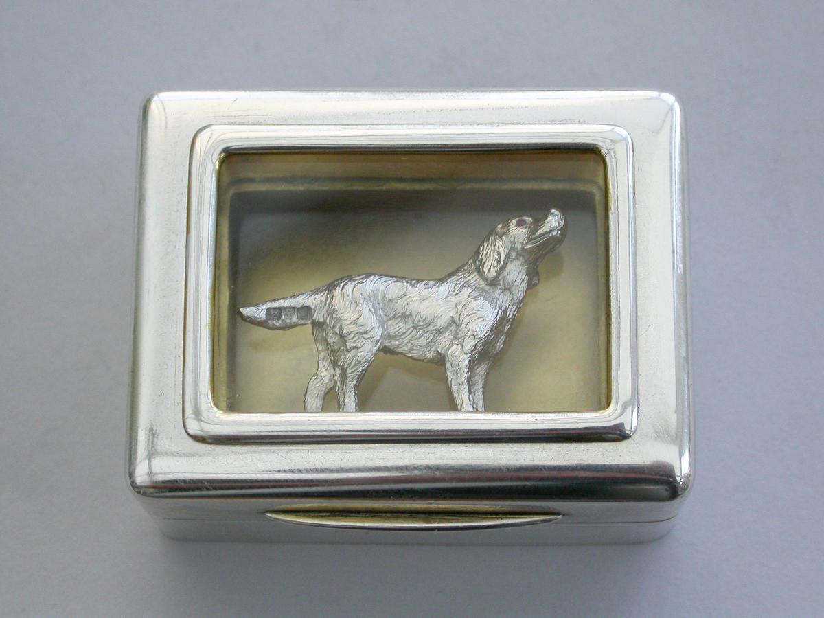 Early 20th Century Parcel Gilt Silver Table Vesta Case With Internal Cast Silver Spaniel