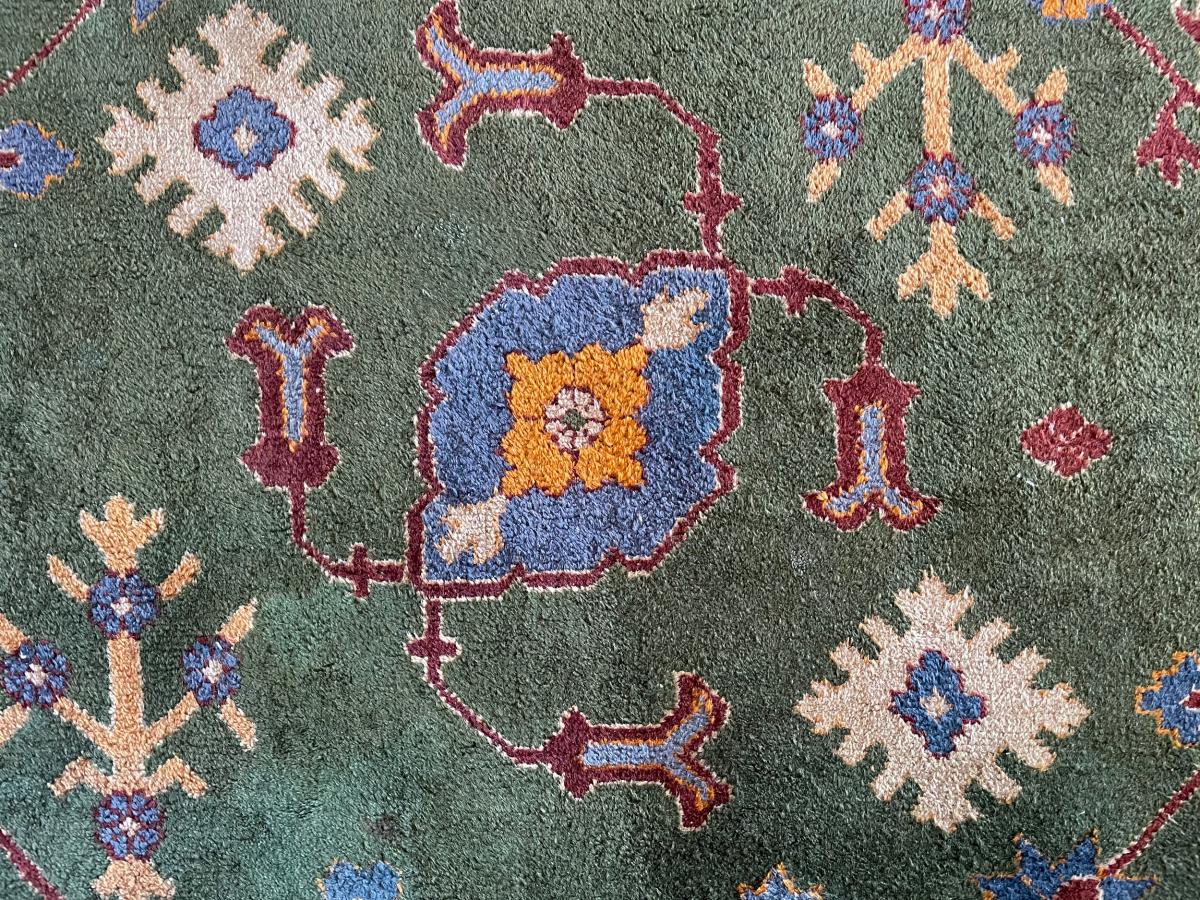 Ushak carpet