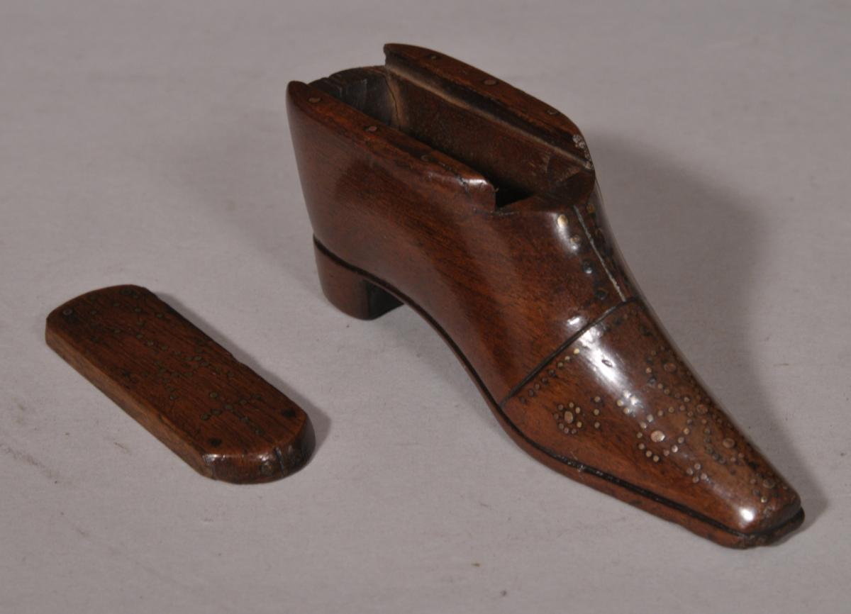 S/4745 Antique Treen 19th Century Mahogany Snuff Shoe