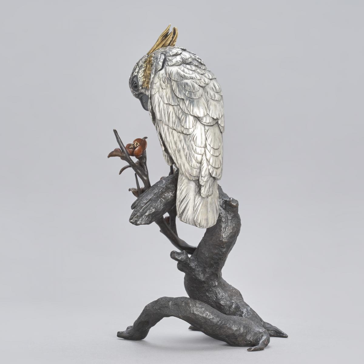 Japanese bronze cockatoo perched on a gnarled trunk signed Mitani, Meiji Period