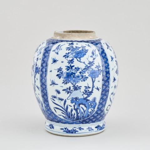 A Chinese Kangxi Blue and White Jar, Kangxi (1662 - 1722)