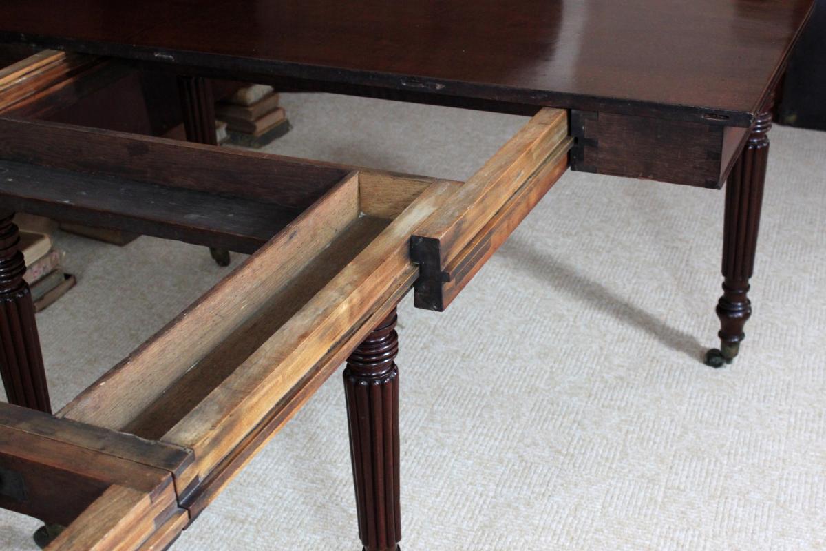 Regency Mahogany Extending Dining Table Sliding action