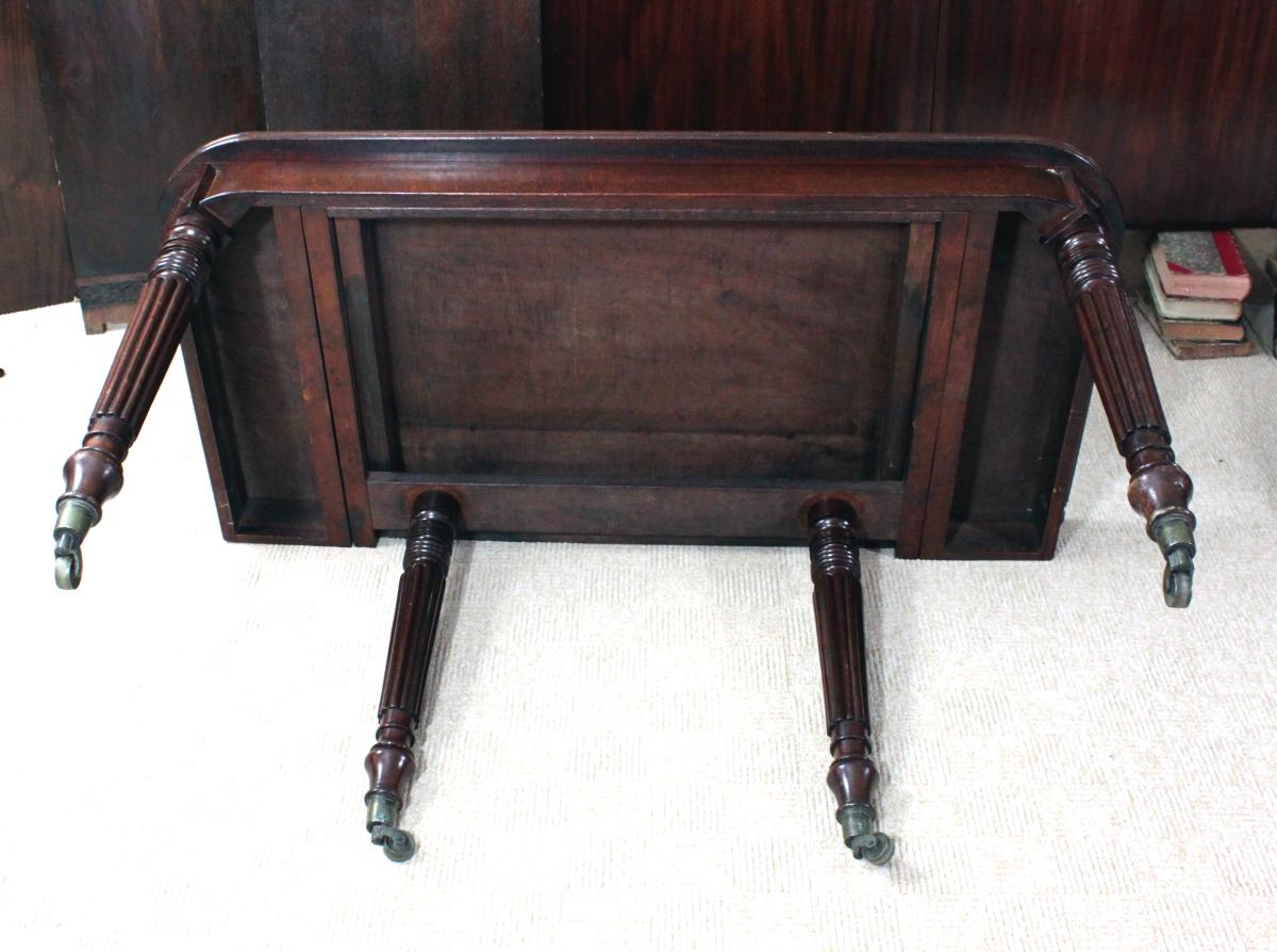 Regency Mahogany Extending Dining Table Underneath