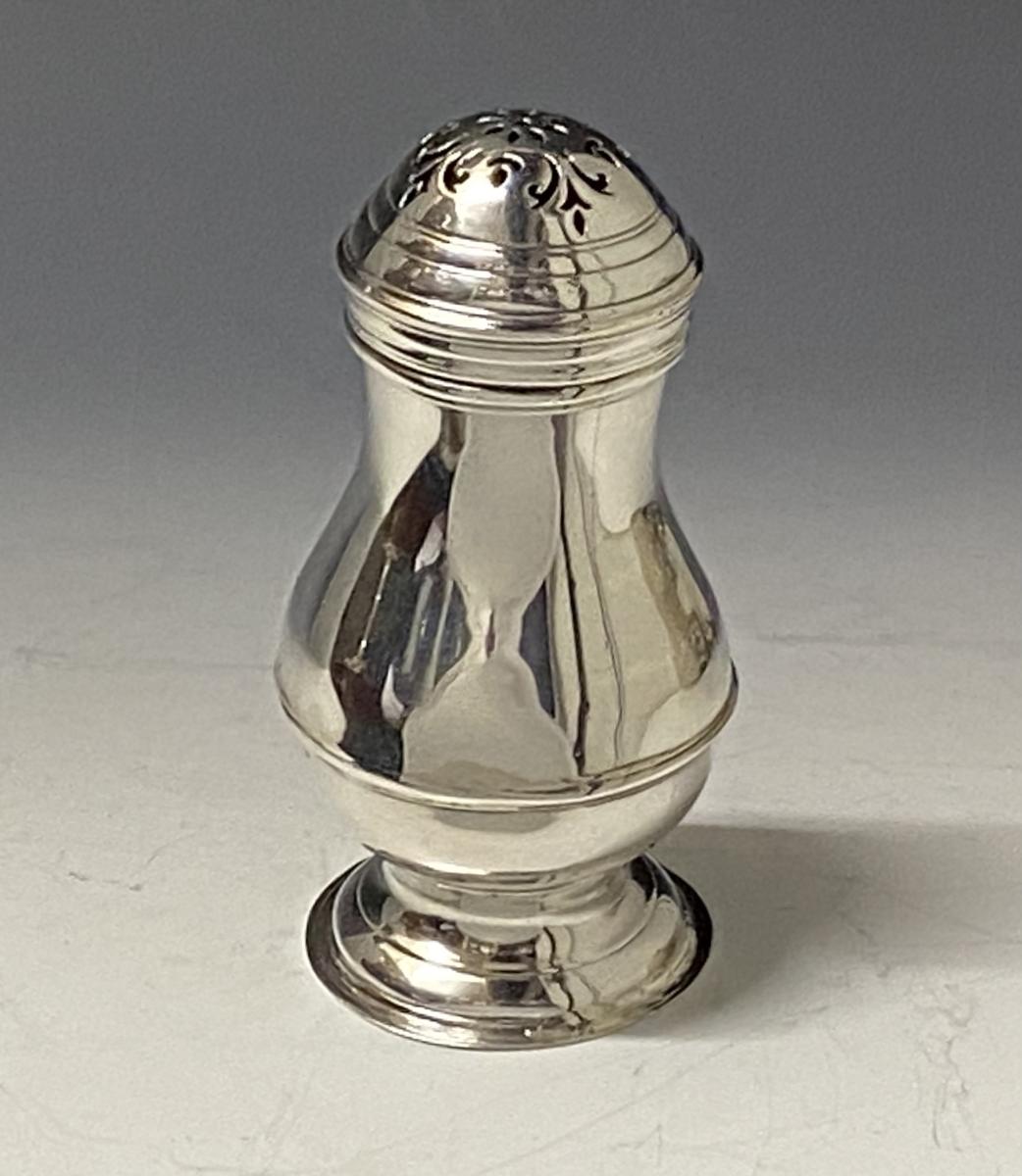 Georgian silver bun top pepper Meschach Godwin 1727