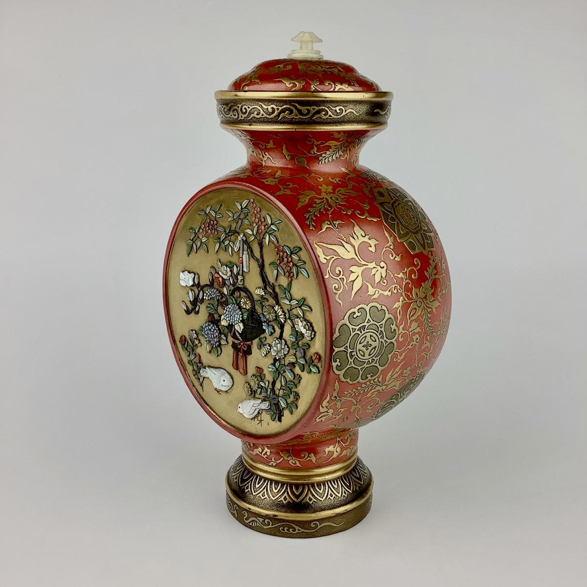 Japanese red and gold lacquer Shibayama vase, Meiji Period