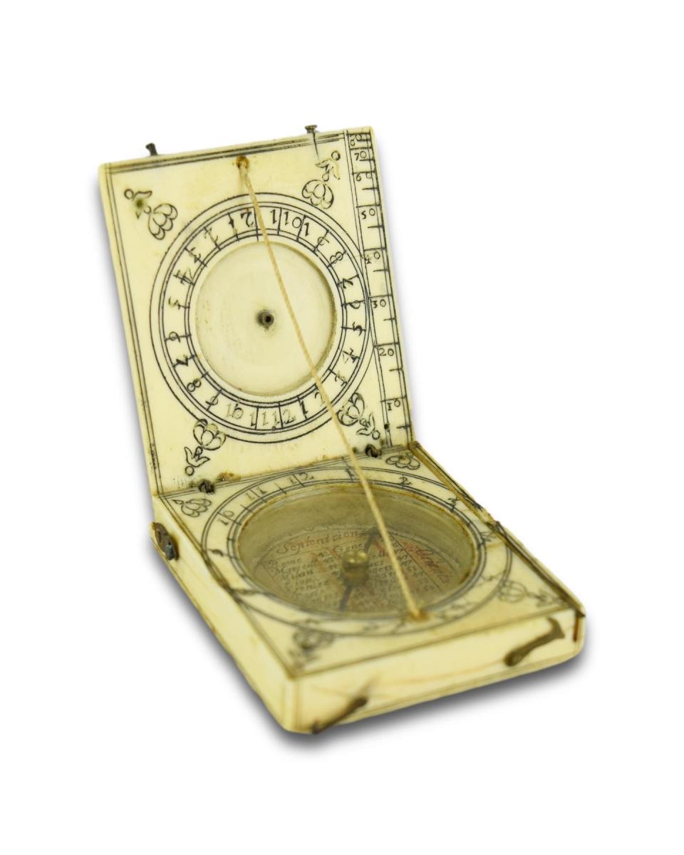 Engraved ivory pocket sundial and compass. Dieppe, 17th century