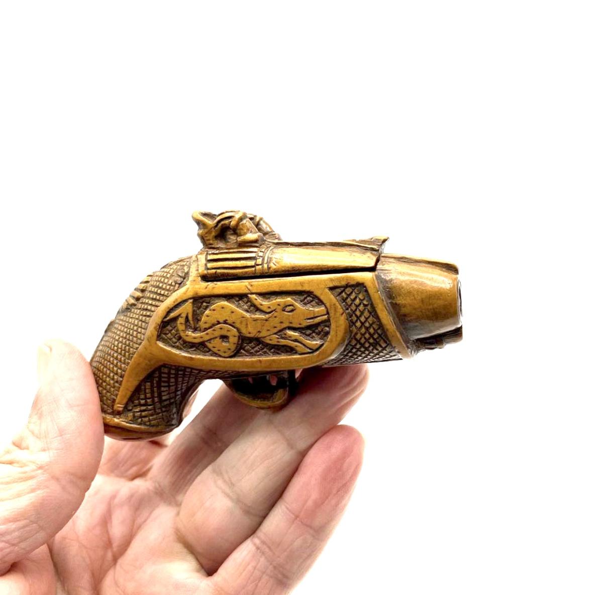 Early C19th Snuff Pistol in Boxwood