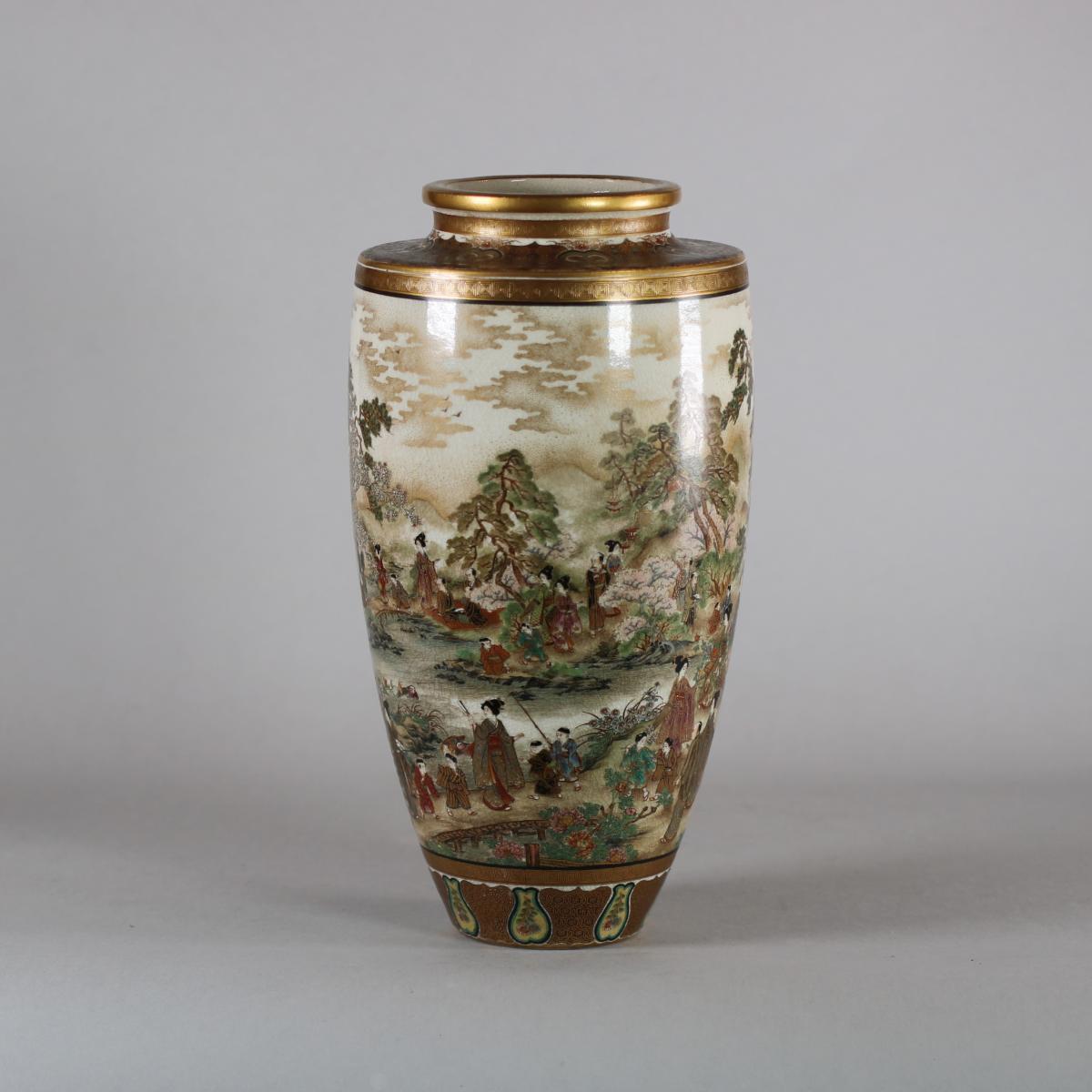 satsuma Japanese earthenware vase side